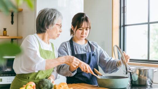 「義実家との距離感って難しい…」嫁姑問題で悩んだ私が学んだ“ちょうどいい関係”の作り方